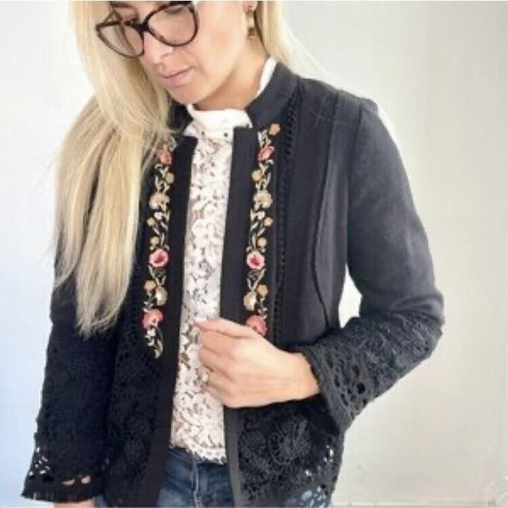 Chicos Blazer 0P (Petite Small) Black Lace Floral Embroidered Crochet Jacket